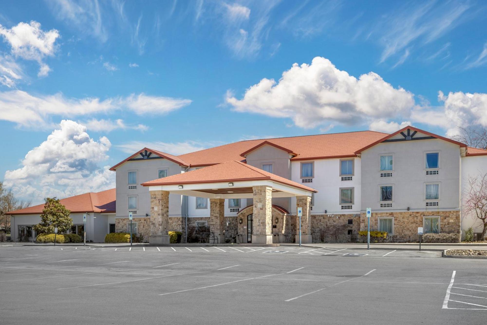 Quality Inn & Suites Monterey, Tn - Crossville, Tn Buitenkant foto